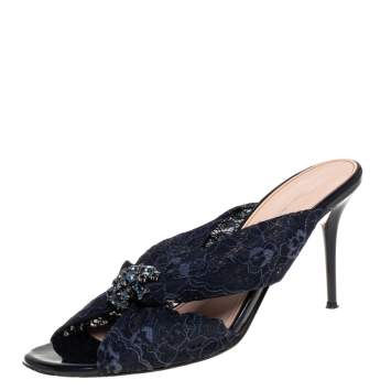 Pre Owned Oscar de la Renta Blue Lace Glen Embellished Sandals Size 38.5