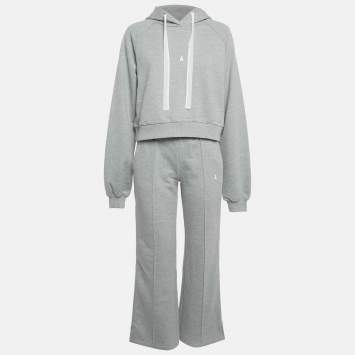 مملوكة مسبقًا طقم باتريزيا بيبي رمادي منقوش بشعار بحياكة مقاس صغير جدا