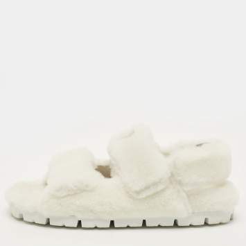 مملوكة مسبقًا صندل برادا فلات فرو شيرلينغ أبيض مقاس 39.5