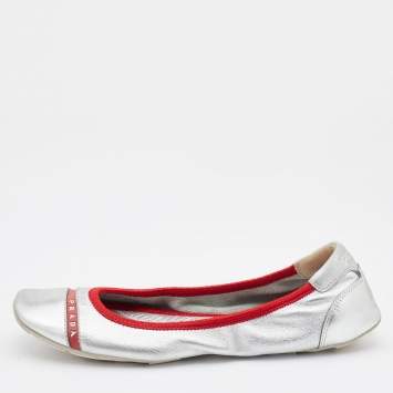 مملوكة مسبقًا Prada Sport Metallic Silver Leather Scrunch Ballet Flats Size 38