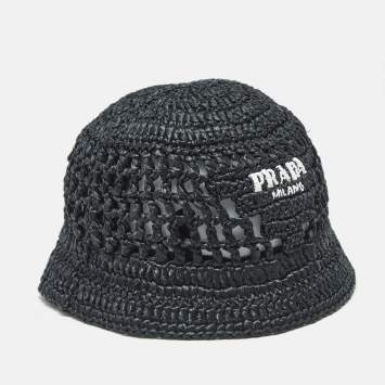 مملوكة مسبقًا Prada Black Logo Crochet Raffia Bucket Hat M