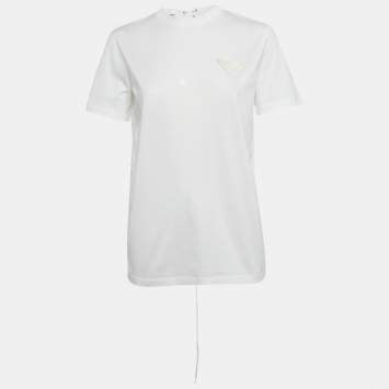 Pre Owned تي شيرت برادا قطن أبيض بتفاصيل تقاطع مُصممة بشعار مثلث مقاس متوسط - ميديم