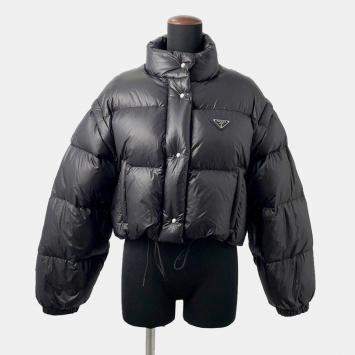 Pre Owned فيست برادا كروب جاكيت مبطن بشعار مثلثي مقاس 40 أسود نايليون 100%