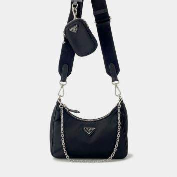 Pre Owned Prada Re-Edition 2005 Shoulder Bag Black Nylon