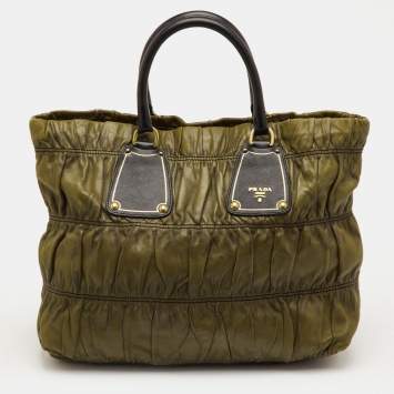 Pre Owned Prada Olive Green/Black Leather Gaufre Antic Tote