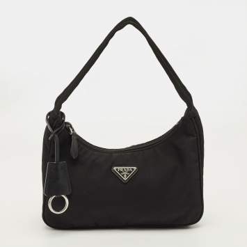 Pre Owned Prada Re-Edition 2000 Black Nylon Shoulder Bag