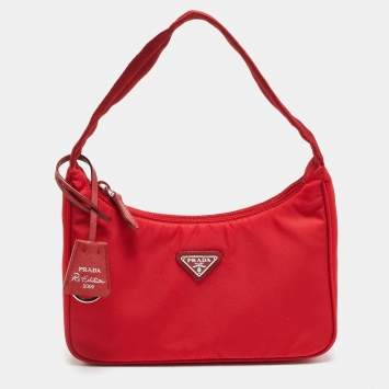مملوكة مسبقًا Prada Re-Edition 2000 Red Nylon Shoulder Bag