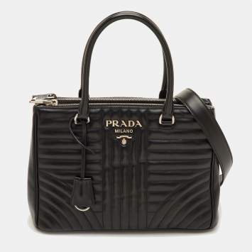 مملوكة مسبقًا Prada Double Zip Black Diagramme Quilted Leather Tote