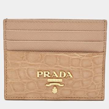 مملوكة مسبقًا محفظة بطاقات برادا جلد بيج كروكودايل بشعار