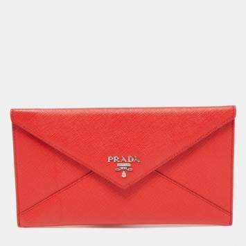 مملوكة مسبقًا Prada Red Saffiano Leather Envelope Wallet