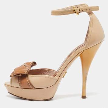 Pre Owned Prada Beige Patent Leather Bow Ankle Strap Sandals Size 37.5