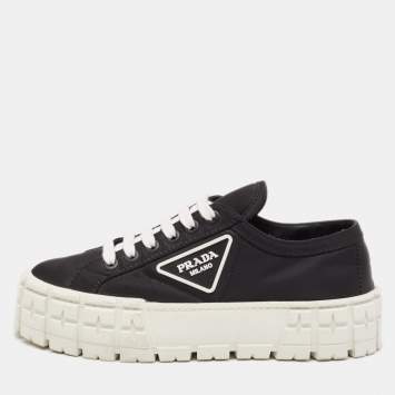 مملوكة مسبقًا Prada Black Nylon Double Wheel Lace Up Sneakers Size 38.5