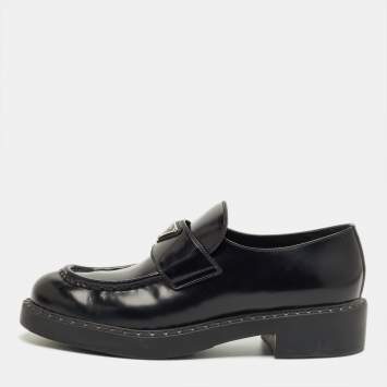 مملوكة مسبقًا Prada Black Leather Slip On Loafers Size 41