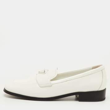 مملوكة مسبقًا Prada Size 40 White Patent Leather Logo Plaque Slip On Loafers
