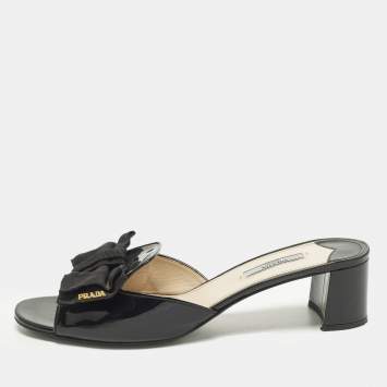 مملوكة مسبقًا Prada Bow Size 41.5 Black Patent Leather Slide Sandals