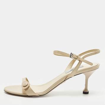 مملوكة مسبقًا Prada Size 37 Beige Patent Leather Ankle Strap Sandals