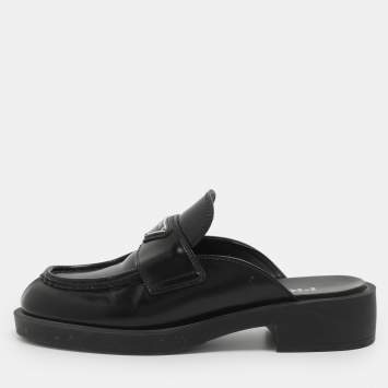 مملوكة مسبقًا Prada Logo Size 36.5 Black Leather Loafer Mules 