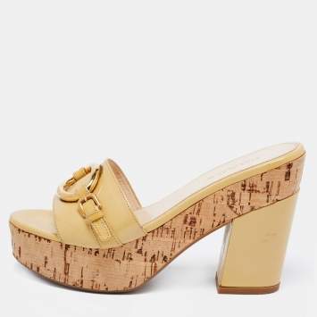 Pre Owned Prada Beige Patent Leather Buckle Detail Cork Platform Slides Size 37.5