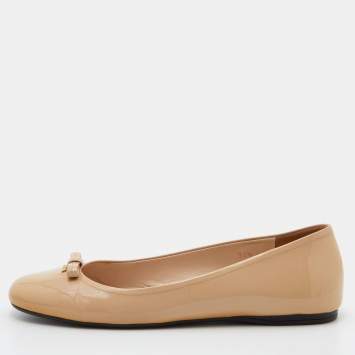 مملوكة مسبقًا Prada Beige Patent Leather Bow Ballet Flats Size 38.5