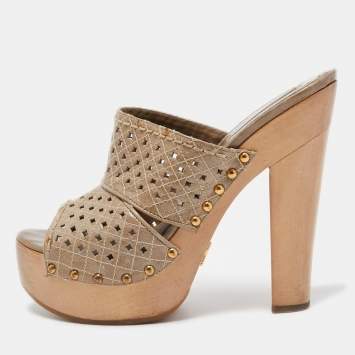 مملوكة مسبقًا Prada Green Leather Platform Clogs Size 40