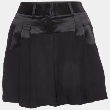 Pre Owned Roberto Cavalli Black Silk Pleated Shorts M