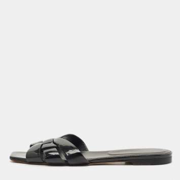 مملوكة مسبقًا Saint Laurent Black Patent Leather Tribute Flat Sandals Size 38.5