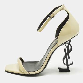 مملوكة مسبقًا Saint Laurent Opyum Size 38 Cream Patent Leather Ankle Strap Sandals