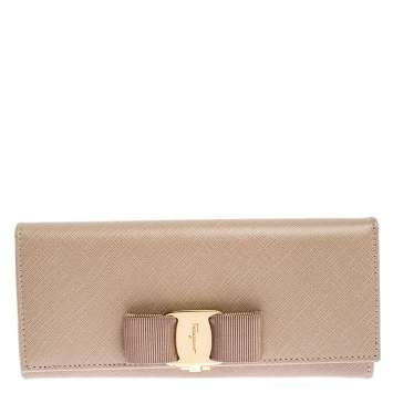 Pre Owned Salvatore Ferragamo New Bisque Leather Vara Bow Wallet