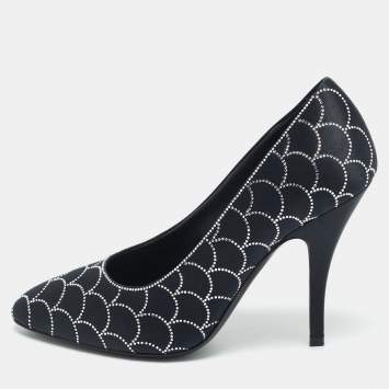 Pre Owned حذاء كعب عالي سالفاتوري فيراغامو مقدمة مدببة مرصع كريستال ساتان أسود مقاس 37