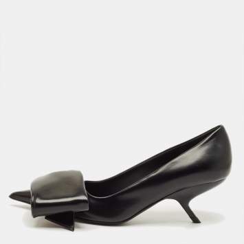 مملوكة مسبقًا Salvatore Ferragamo Erica Size 37 Black Leather Pumps