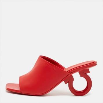 مملوكة مسبقًا Salvatore Ferragamo Astro Size 38 Red Leather Slide Sandals