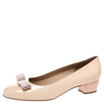 Pre Owned Salvatore Ferragamo Beige Patent Leather Vara Bow Block Heel Pumps Size 40.5