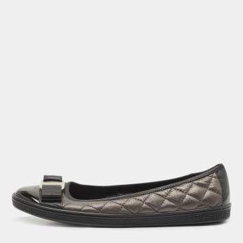 Pre Owned Salvatore Ferragamo Black/Bronze Quilted Leather and Patent Varina Ballet Flats Size 37