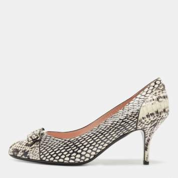 Pre Owned Salvatore Ferragamo Cream/Black Water Snakeskin Pumps Size 40.5