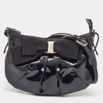 Pre Owned Salvatore Ferragamo Black Patent Leather Vara Bow Shoulder Bag