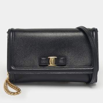 Pre Owned Salvatore Ferragamo Black Leather Vara Bow Clutch Bag