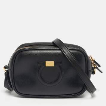 مملوكة مسبقًا Salvatore Ferragamo Black Leather Gancio City Shoulder Bag