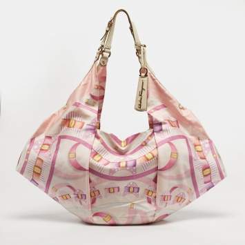 مملوكة مسبقًا حقيبة سالفاتوري فيراغامو هوبو جلد ونايلون وردي مطبعة بطيات وقوس