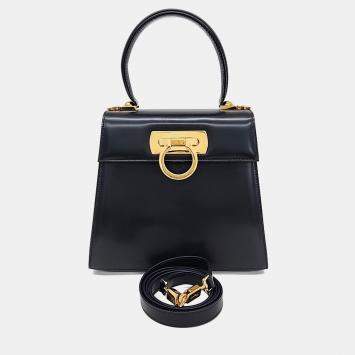 مملوكة مسبقًا Salvatore Ferragamo Black Leather Kelly Bag Small