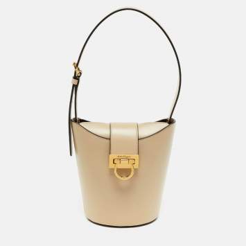 Pre Owned Salvatore Ferragamo Trifolio Beige Smooth Leather Shoulder Bag