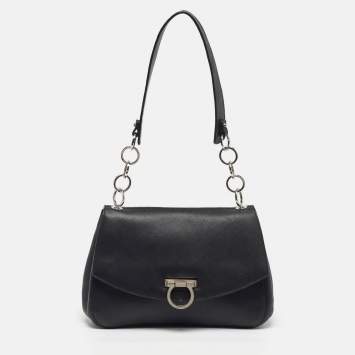 مملوكة مسبقًا Salvatore Ferragamo Gancini Flap Black Leather Shoulder Bag