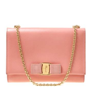 Pre Owned Salvatore Ferragamo Peach Leather Vara Bow Chain Clutch