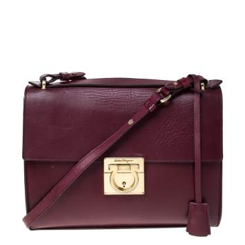 Pre Owned Salvatore Ferragamo Burgundy Leather Gancio Lock Shoulder Bag