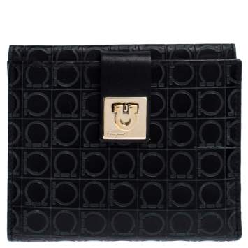 Pre Owned Salvatore Ferragamo Black Signature Leather Flap Compact Wallet