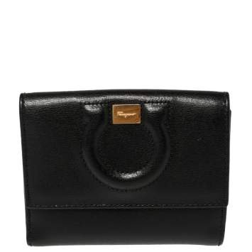 Pre Owned Salvatore Ferragamo Black Gancio Embossed Leather Flap Compact Wallet