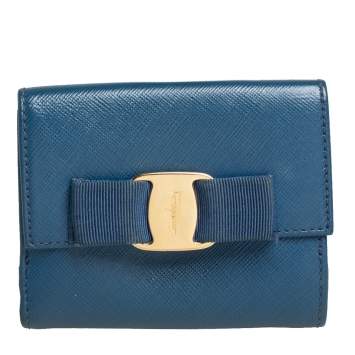 مملوكة مسبقًا Salvatore Ferragamo Blue Leather Vara Bow Compact Wallet