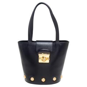 Pre Owned Salvatore Ferragamo Black Leather Vintage Flap-Lock Bucket Bag 