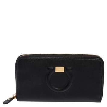 Pre Owned Salvatore Ferragamo Black Leather Gancio Zip Around Continental Wallet