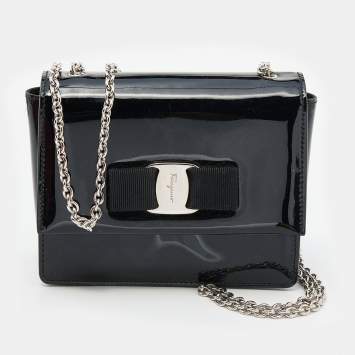 Pre Owned Salvatore Ferragamo Black Patent Leather Vara Bow Chain Shoulder Bag