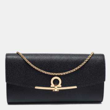 Pre Owned Salvatore Ferragamo Black Leather Gancio Clasp Chain Clutch